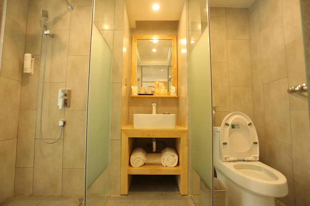 Xin Yi Jing Chan Yi Hotel 4*, Sanya